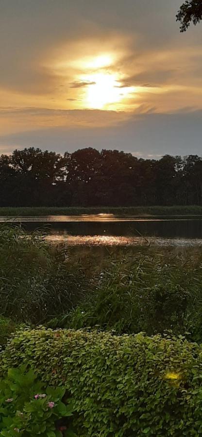 Bungalow Idylle Am See ノイルピーン エクステリア 写真