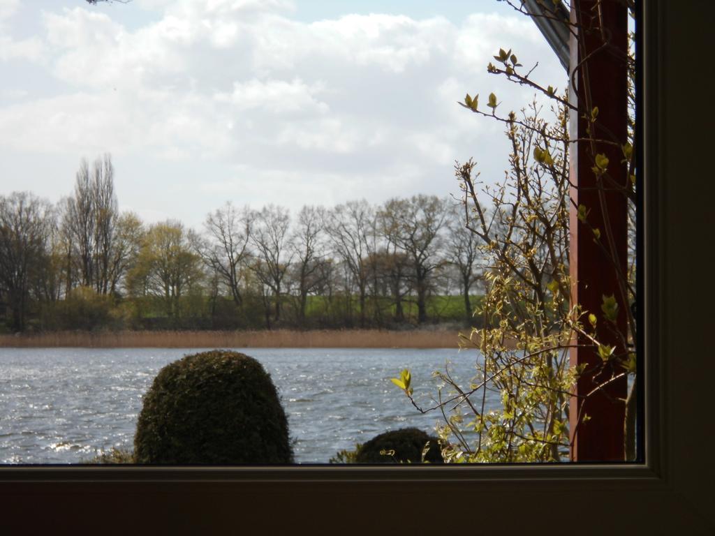 Bungalow Idylle Am See ノイルピーン エクステリア 写真