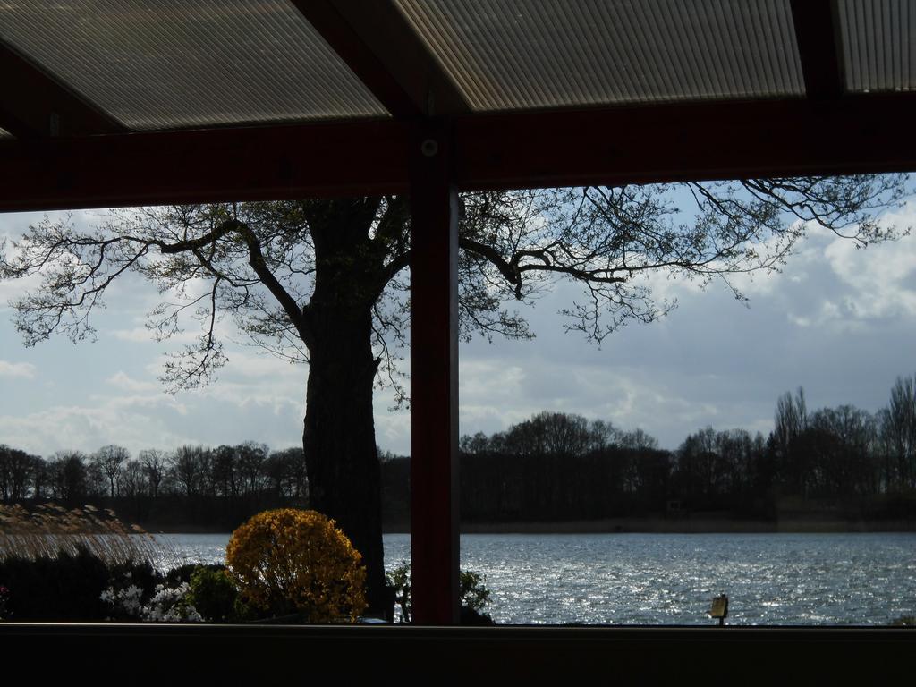 Bungalow Idylle Am See ノイルピーン エクステリア 写真