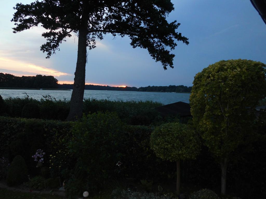Bungalow Idylle Am See ノイルピーン エクステリア 写真