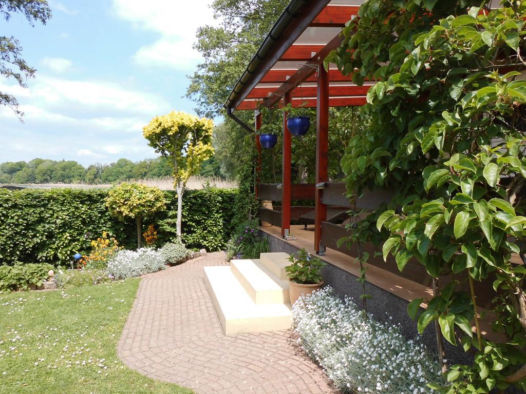 Bungalow Idylle Am See ノイルピーン エクステリア 写真