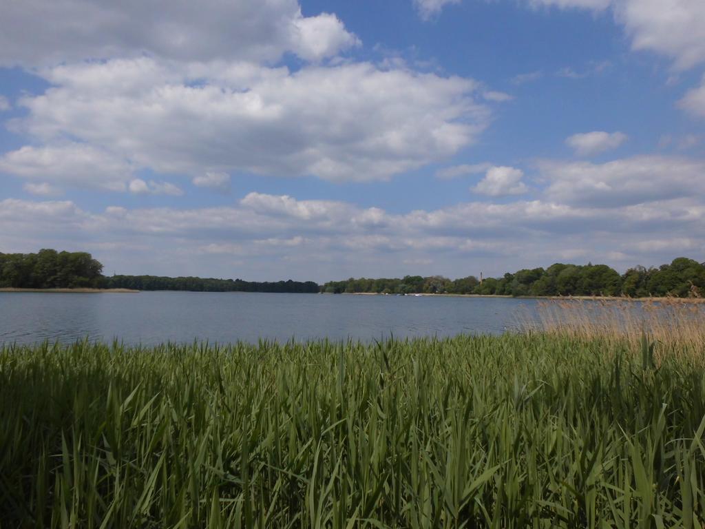 Bungalow Idylle Am See ノイルピーン エクステリア 写真